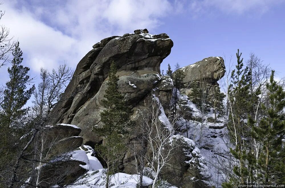 столбы в такмаковском районе национального парка. национальный парк красноярские столбы воробушки. скала китайская стена красноярск. такмак красноярск столбы. национальный парк столбы красноярского края.