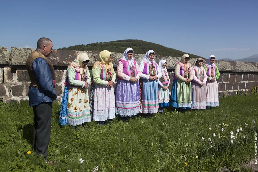 Духоборы в грузии гореловка. Амурские духоборы. Канадские духоборы. Канадские духоборы. Сето марийцы.
