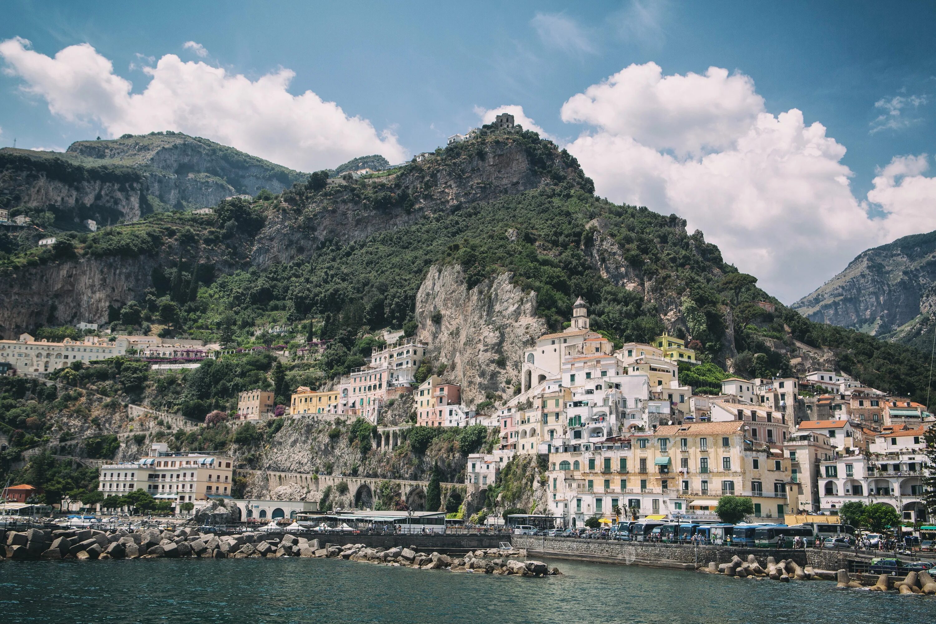 Амальфийское побережье (Amalfi Coast), Италия. Амальфитанское побережье Позитано Сорренто. Позитано на юге Италии. Амальфи Позитано Италия.