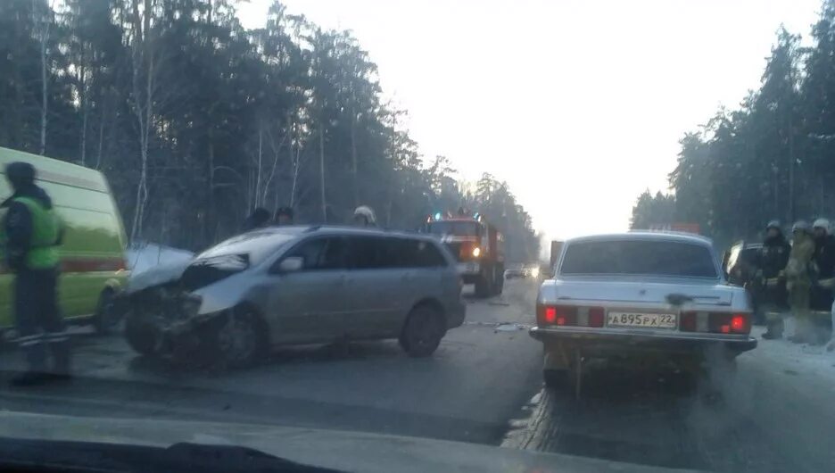 ДТП Барнаул ленточный Бор 2022. Авария в ленточном Бору Барнаул. На встречной полосе столкнулся