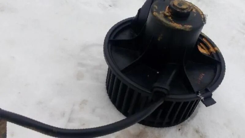 щетки моторчика печки пассат б3. мотор печки пассат б3. мотор вентилятор пассат б3. мотор печки пассат б6. моторчик печки пассат б5.