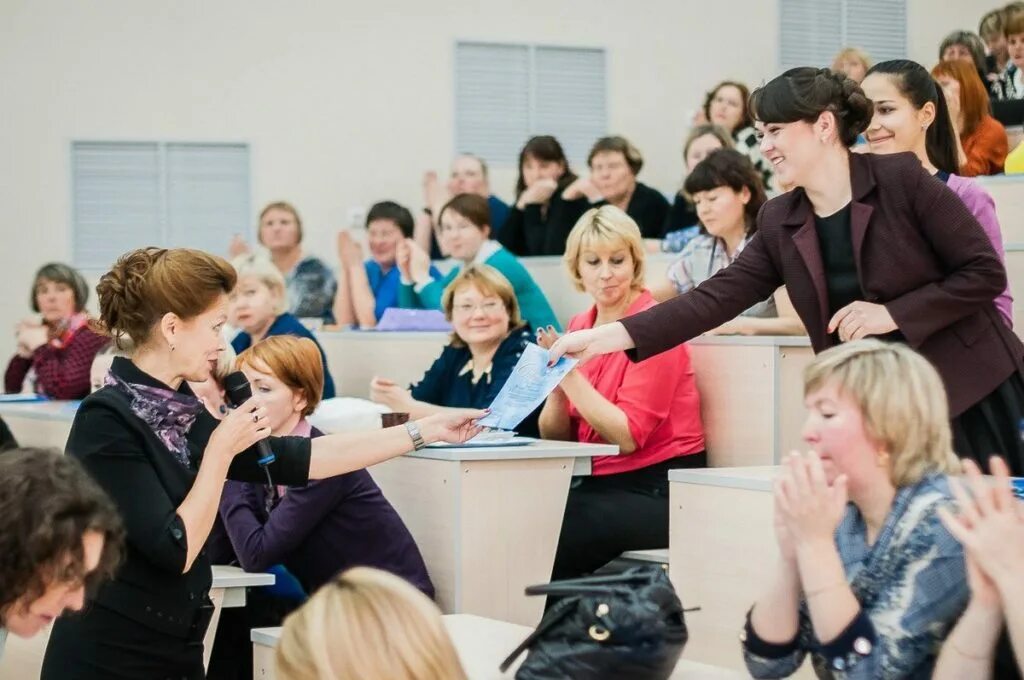 Родительский университет в школе. Просвещение это в педагогике. Социальный педагог на конференции. Университет Просвещения. Parent university