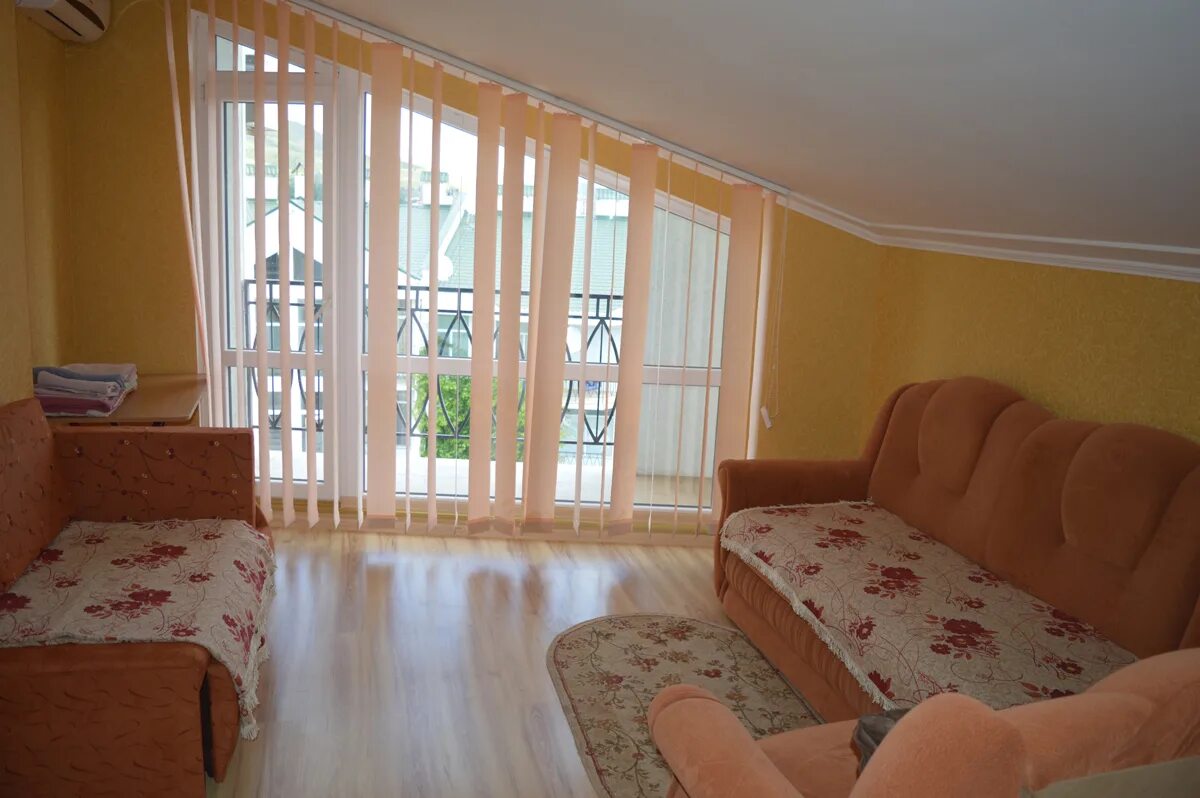 эллинг в коктебеле на берегу. феодосия, пгт. коктебель набережная 2. коттедж видный коктебель. снять квартиру в коктебеле.