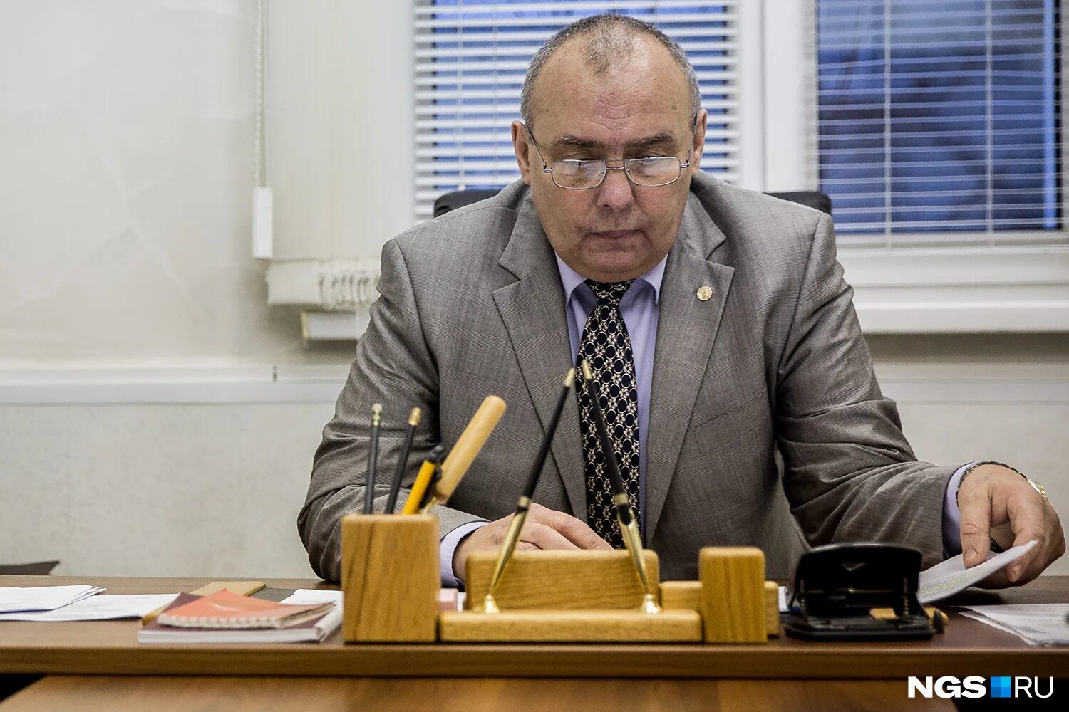 Глава первомайского района 2010 новосибирск. Каркавин нцпдж новосибирск. Мэр новосибирска. Полищук александр иванович новосибирск. Андрей каркавин.