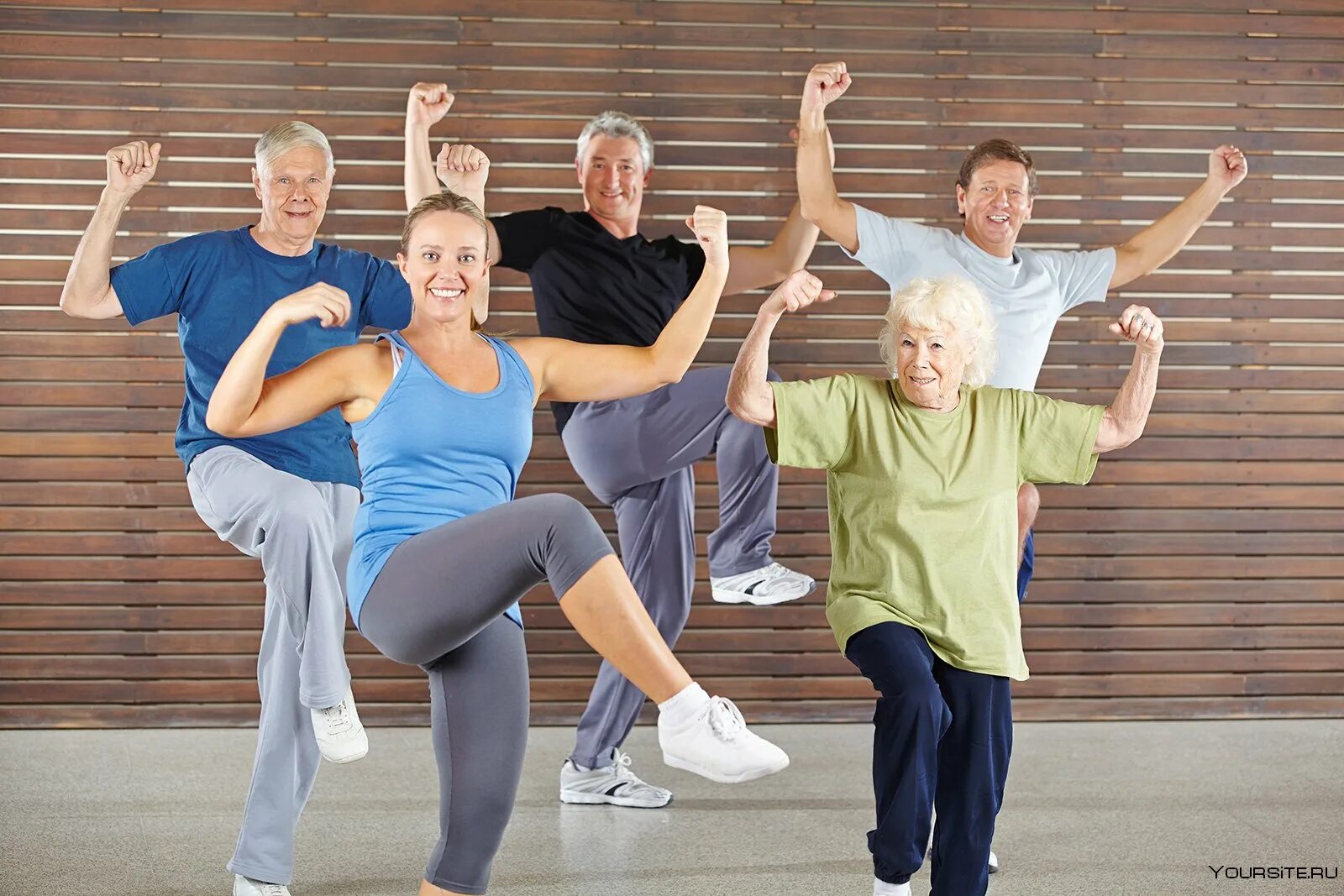 Спортивные люди. Физкультура для пожилых. Физкультура для пенсионеров. Занятия для пожилых.