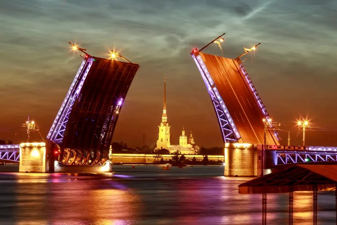 Въезжающие в санкт петербурге. Питер белые ночи разводной мост. ленинград разводные мосты. дворцовый мост санкт-петербург фото.