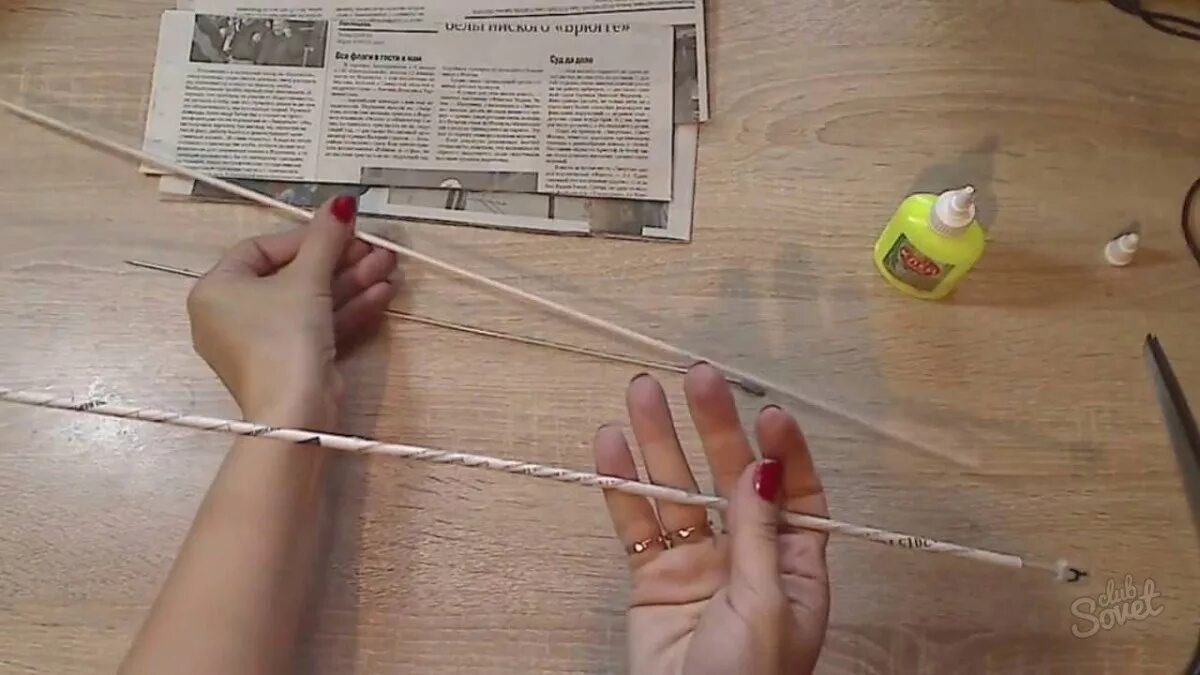 Скручивание трубочек из бумаги для плетения. Бумажные трубочки. Бумажные трубочки для плетения. Трубочки из бумаги для плетения. Скручивание из бумаги в трубочки.
