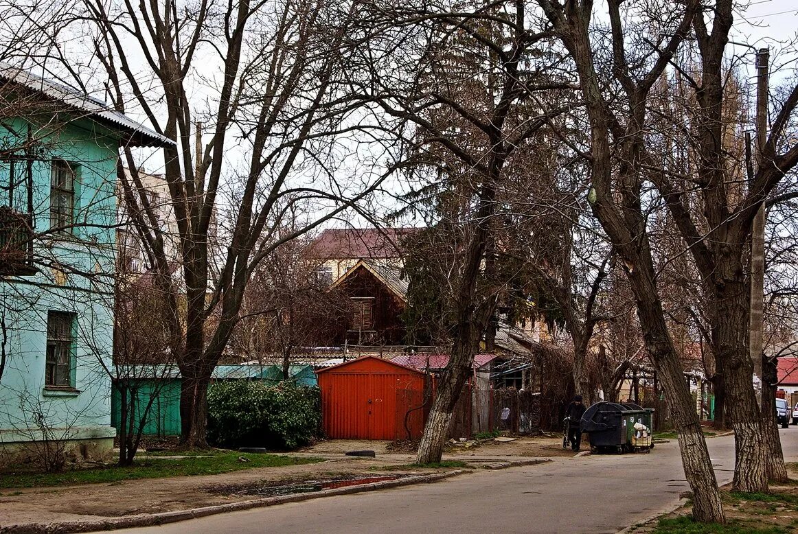 Сайт старый фонд. Старый фонд Одесса. Старый фонд Сочи. Деревянный фонд. Астрахань старый фонд.