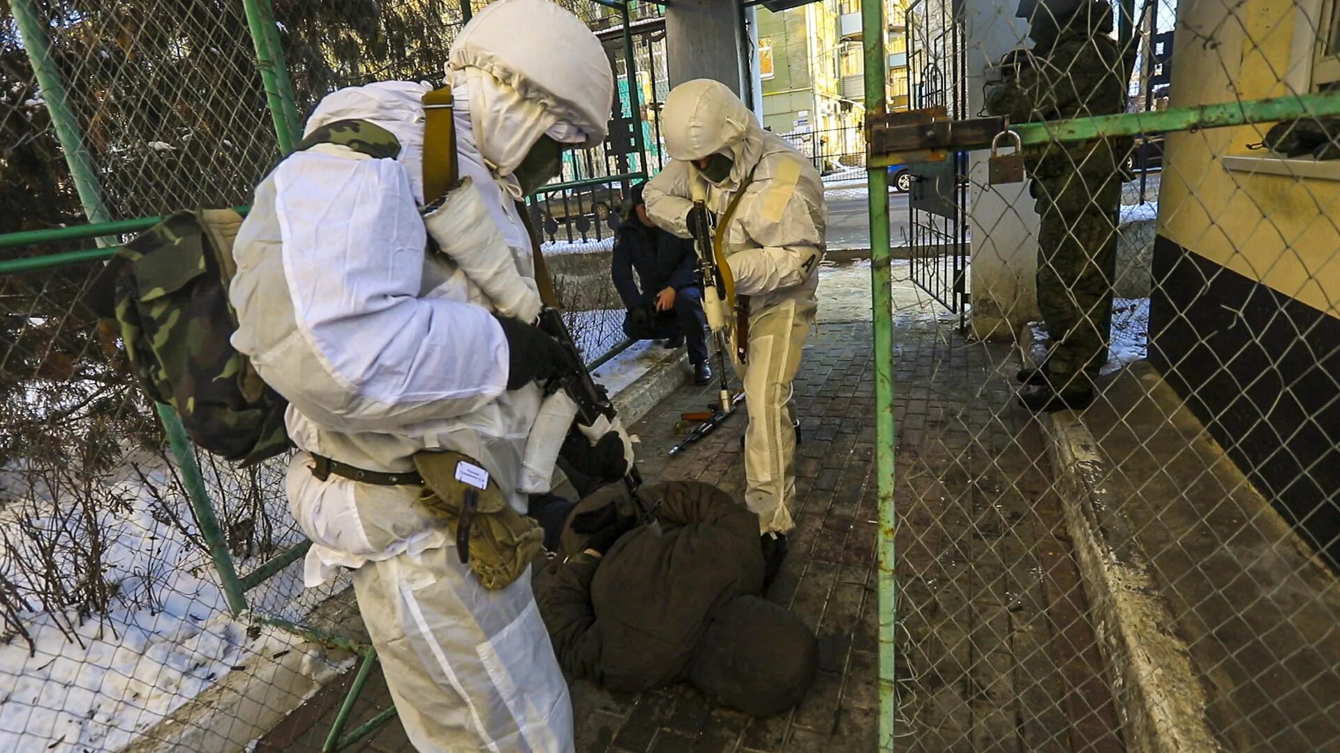 Военные города рф. Нападение со стрельбой бмв х5. Военный центр в воронеже. В лисках взорвали отдел полиции. Бои за воронеж 1942-1943.
