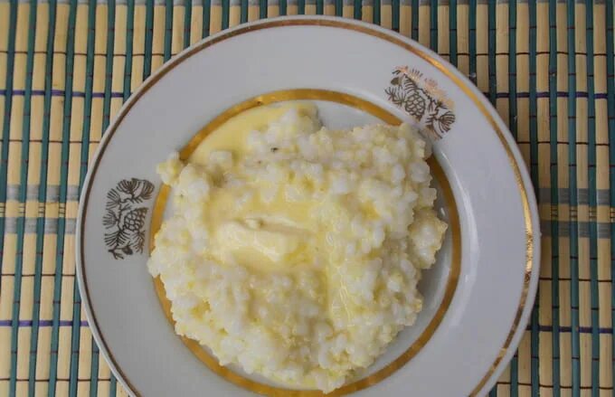 Каши дружба на молоке рис и пшено. Каша дружба. Каша дружба рецепт в кастрюле. Молочная каша ингредиенты. Каша дружба рецепт в кастрюле.