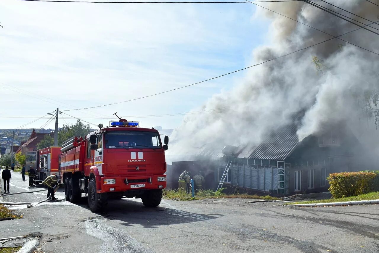 Саранске пожар. МЧС Саранск. Пожар сейчас Саранск. Пожар в Саранске сегодня. Погода саранске на неделю 10