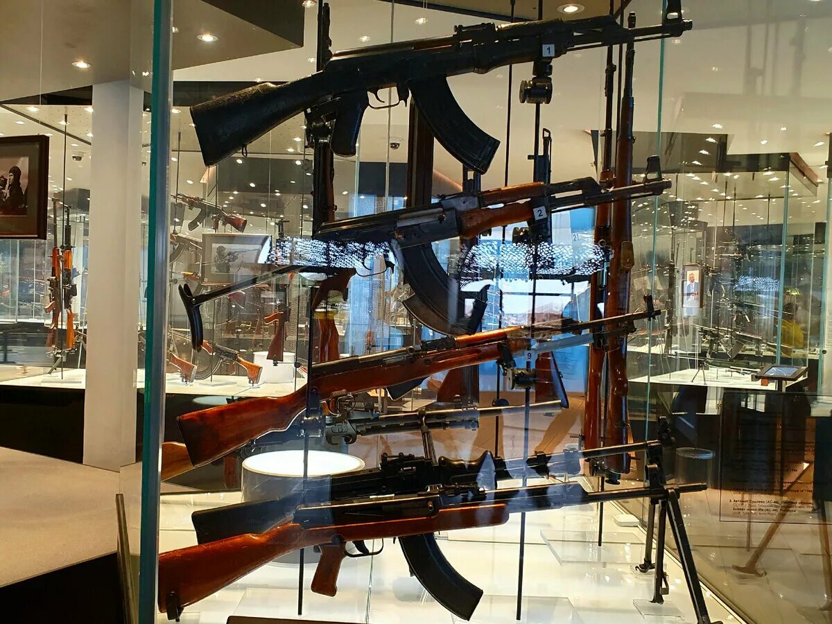 Музей оружия в туле режим. Тульский оружейный музей. оружейник тула кутузова. музей оружия тула. музей оружия зарайск.