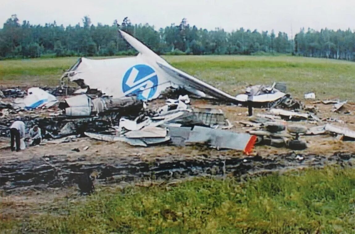 3 июля 2006. Катастрофа ту-154 под иркутском (2001). авиакатастрофа ту 154 иркутск 2001. 4 июля 2001 года - катастрофа самолета ту-154 в иркутске. катастрофа ту-154 под иркутском в 2001 году.