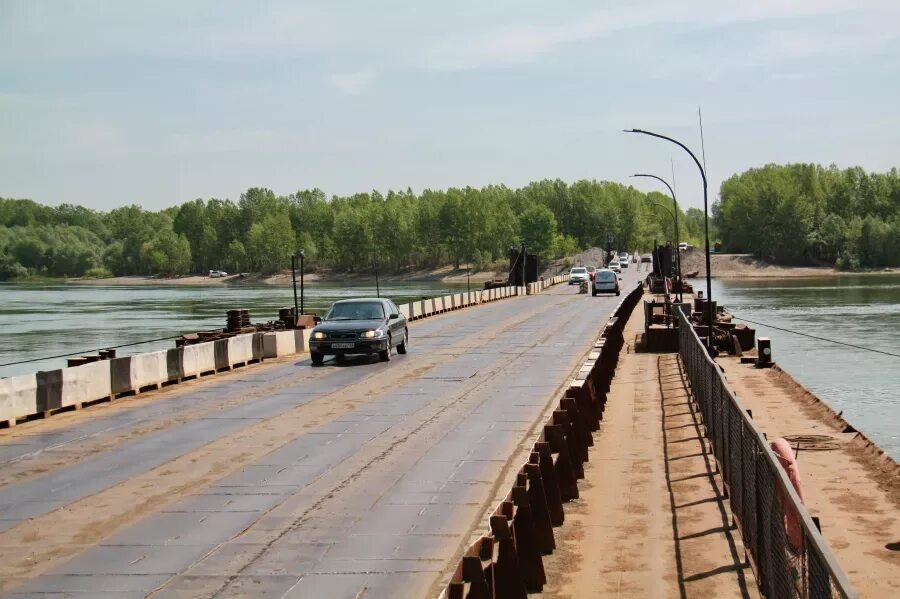 Понтонный мост бийск работает сегодня или нет. Понтонный мост бийск. понтонный мост барнаул. понтонный мост город бийск. понтонный мост в бийске 2025.