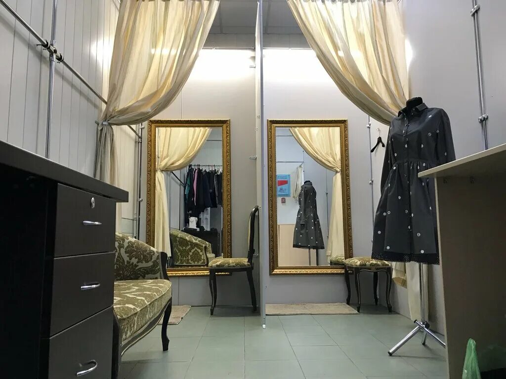 снежная королева ателье. снежное ателье. интерьер свадебного салона в стиле лофт. ателье снежная. ателье магазина снежная королева.