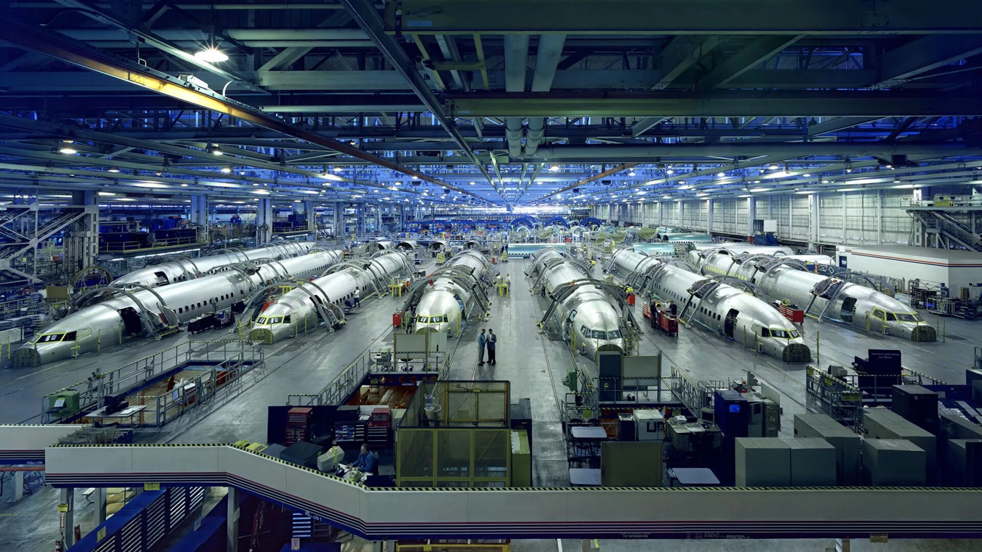 Авиастроение центры города. Spirit AEROSYSTEMS. Завод спирит Аэро систем. Spirit AEROSYSTEMS завод. Сборочный цех Airbus.