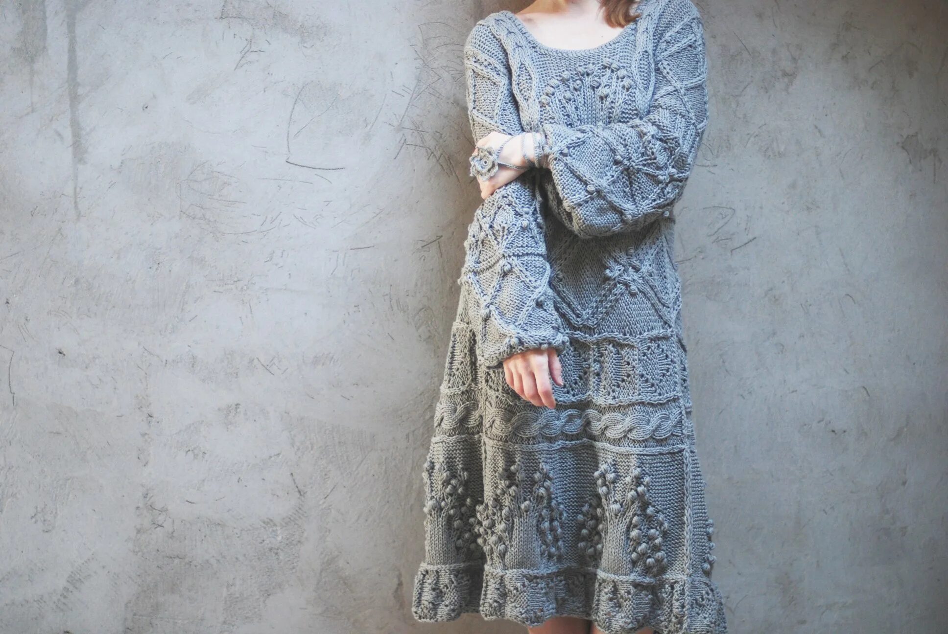 Кардиган в этническом стиле. Вязание бохо спицами яркое. Кофта из остатков пряжи. Бохо 2021 пончо. Бохо спицами.