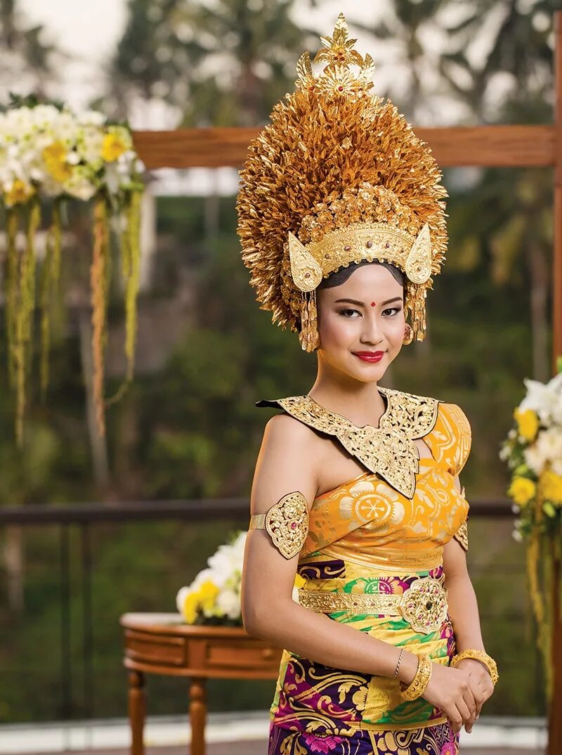 Минангкабау Индонезия. Наряды для Бали. Кебайя Индонезия. Традиционный Балийский наряд. Индонезия девушки