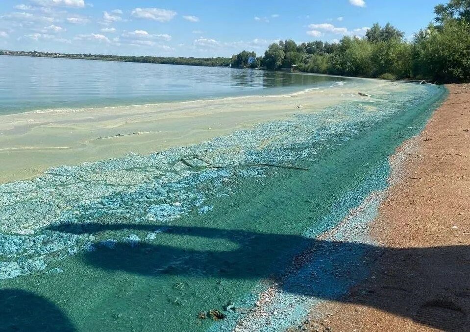 Сорочинское водохранилище сброс воды. Сорочинск водохранилище. Сорочинское водохранилище Оренбургской. Озеро в Сорочинске. Сорочинск Оренбургская область водохранилище.