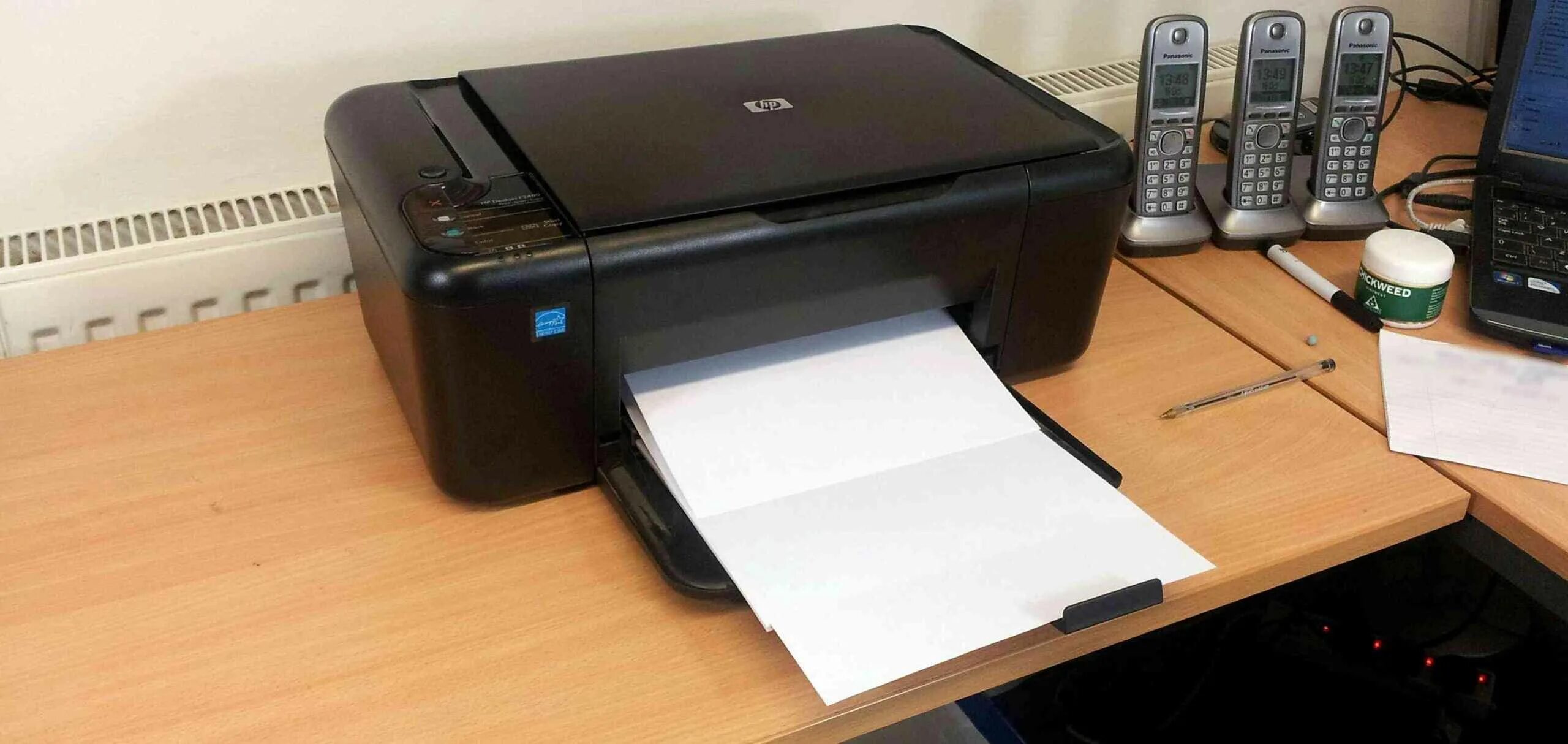 Epson печатает пустой лист. Принтер НР 1040. Принтер Эпсон печатает пустые листы.