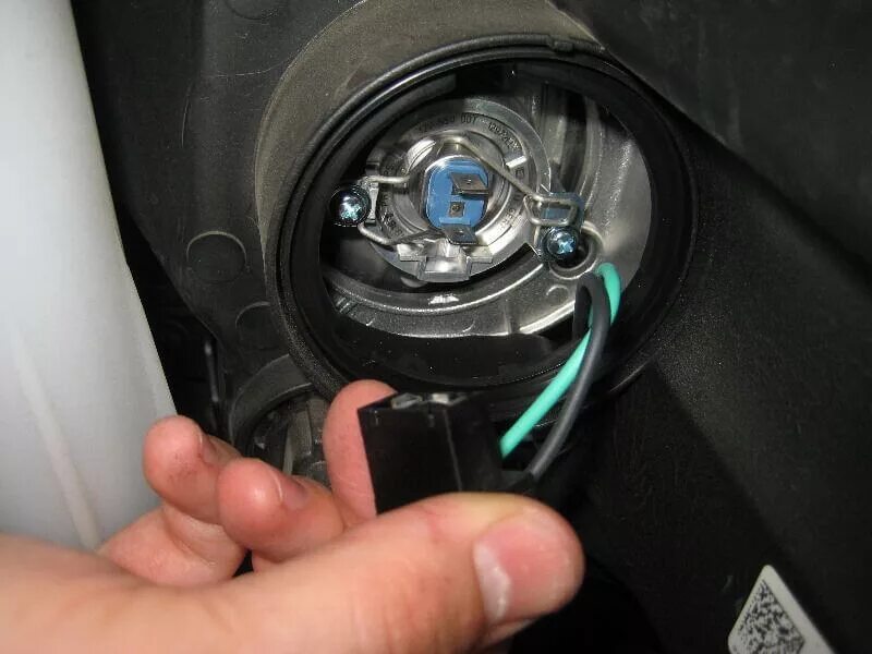 Замена ламп спортейдж 4. Лампа ближнего света киа спортейдж 4. Лампа передних габаритов ssangyong actyon. Лампочки ближнего света kia sportage 2015. Замена ламп спортейдж 4.