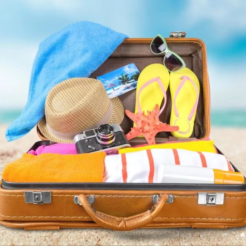 Идти ли в отпуск в мае. Чемодан на море. Отпуск чемодан. Собранный чемодан на море. Отпуск Чемоданное настроение.