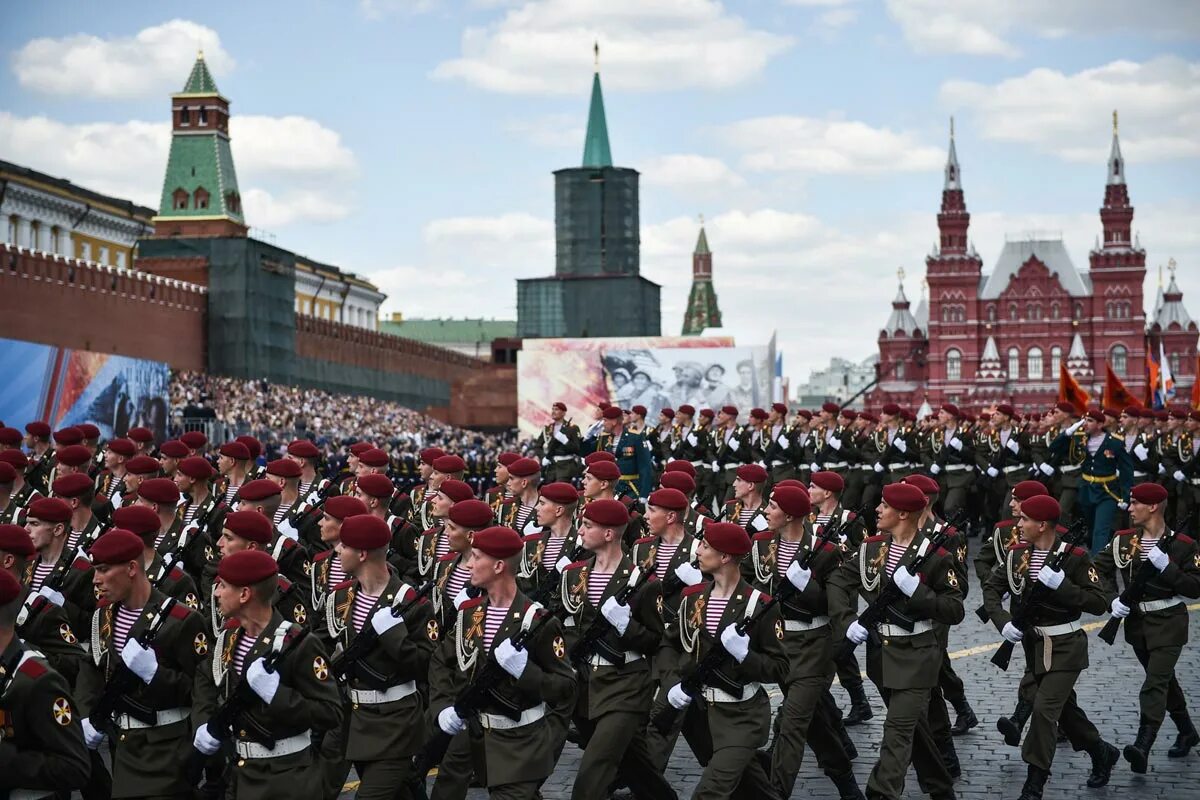При полном параде соберутся