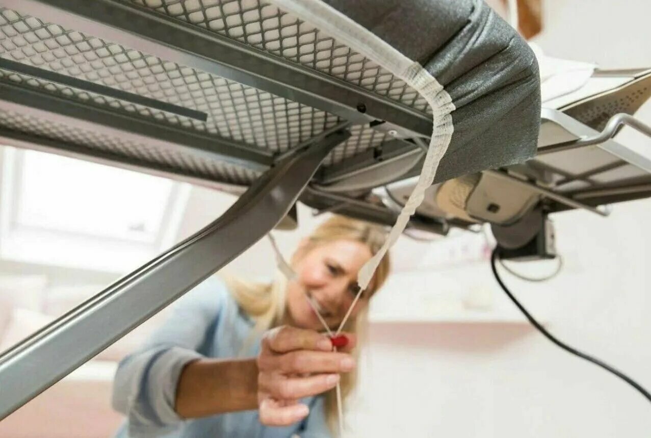 Как одеть чехол на гладильную доску. Чехол на гладилку на валберис 160 на50. Чехол на гладильную доску folinia table 950 plus. Как одеть чехол на гладильную доску. Чехол для гладилки.