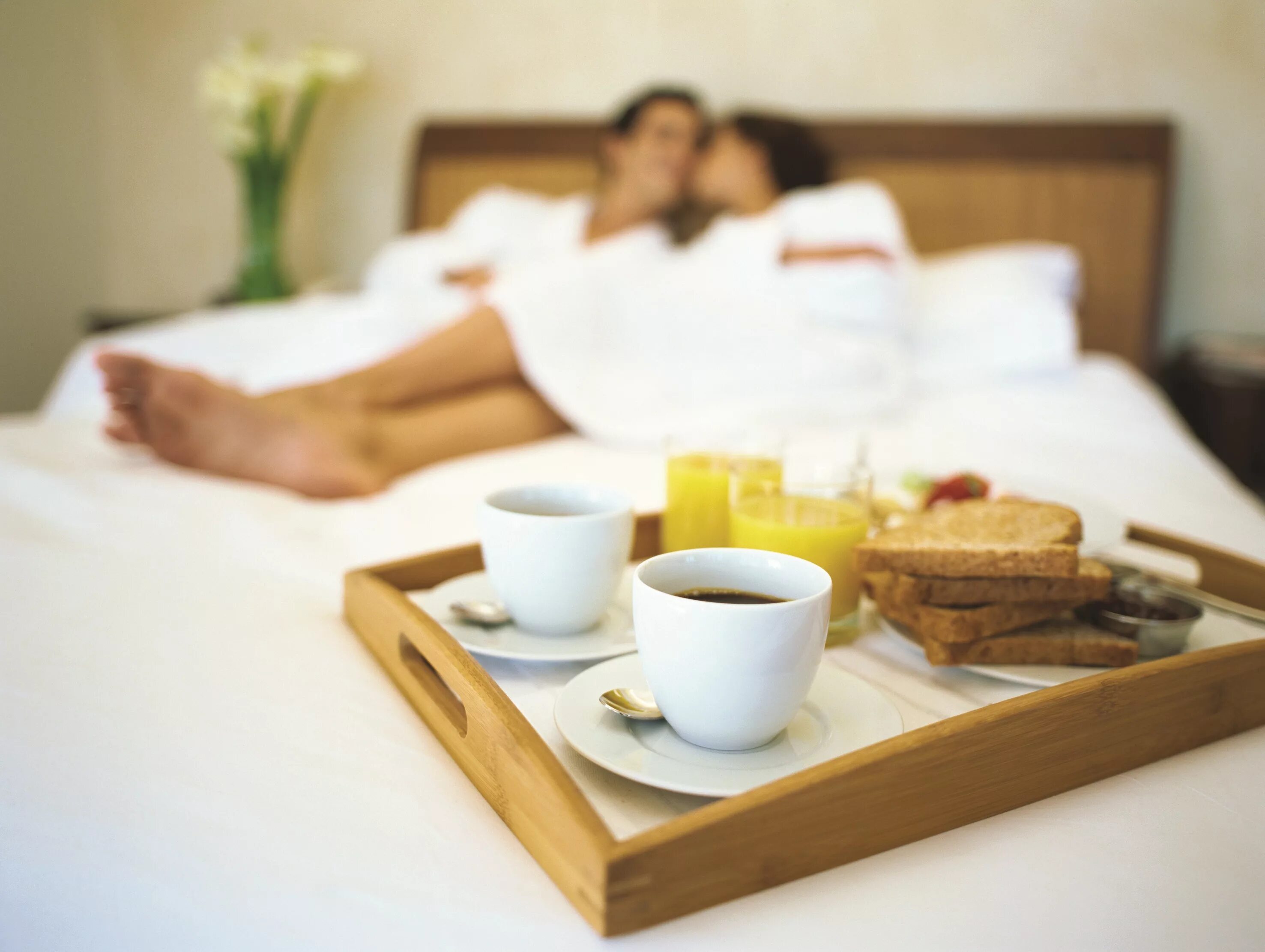 40 утра. Завтрак в постель. Кофе в постель. Кофе в постель для любимой. Утренний кофе в постель.