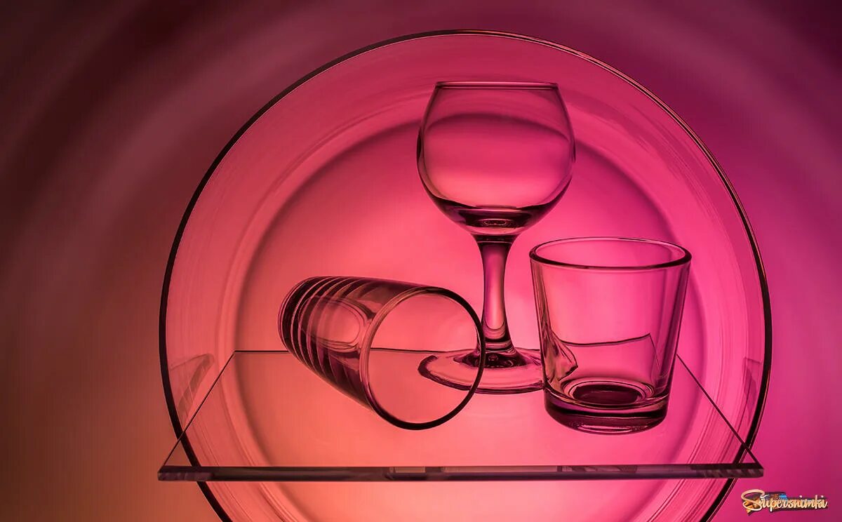 Эксперимент стекло о шёлк. Опыты со стеклом. Фото эксперименты со стеклом. Отражение в стекле. Опыты со стеклом.