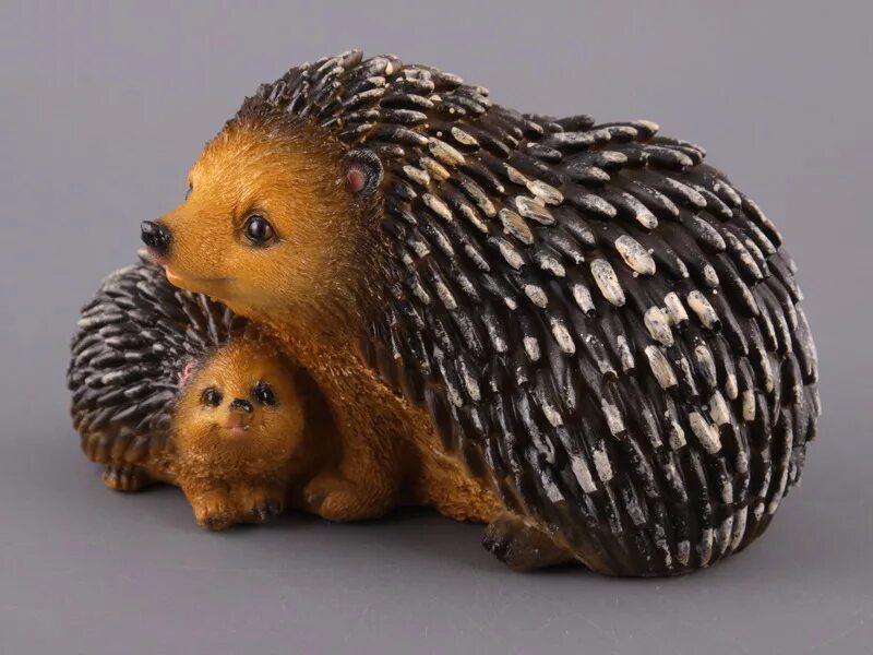 Лесной ёж - erinaceus linnaeus. Славянский гороскоп по годам. Ёжик показывает большой палец. Брошь в виде ежика. Еж устрашающий.