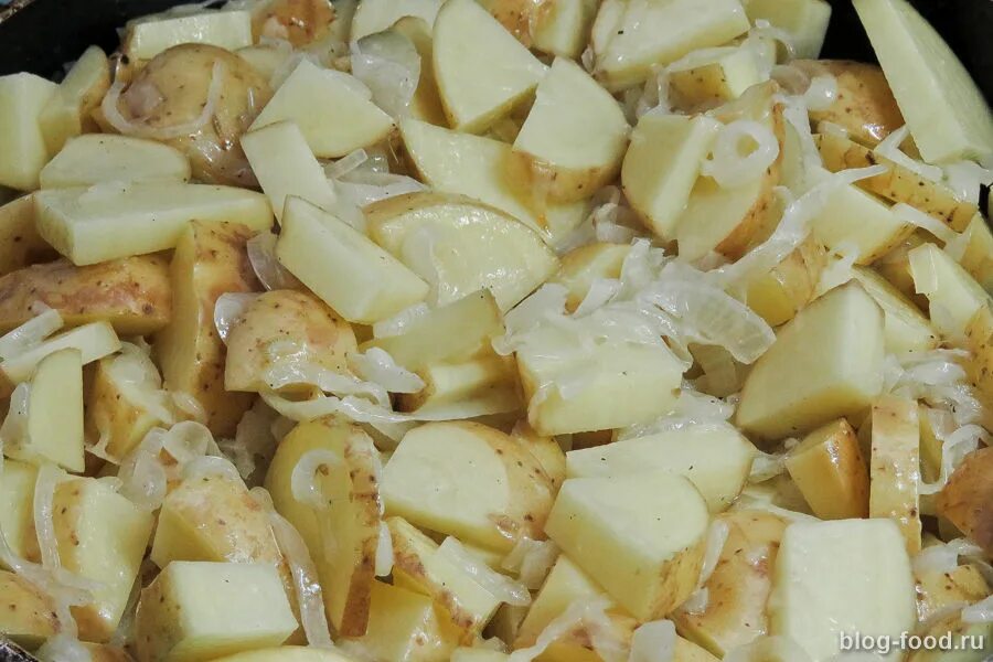 Картошка со сливками. Жареная картошка со сливками. Картошка со сливками на сковороде. Картофель со сливками на сковороде.