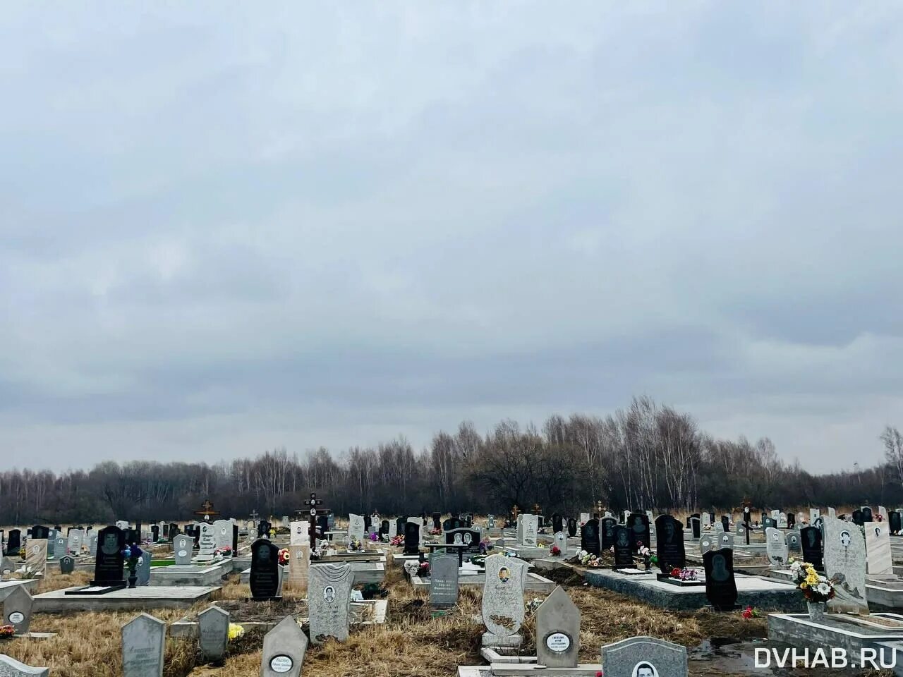Могила утонувшей. Матвеевское кладбище Хабаровск сектора 161. Кладбище. Кладбище фото. Кладбище картинки.