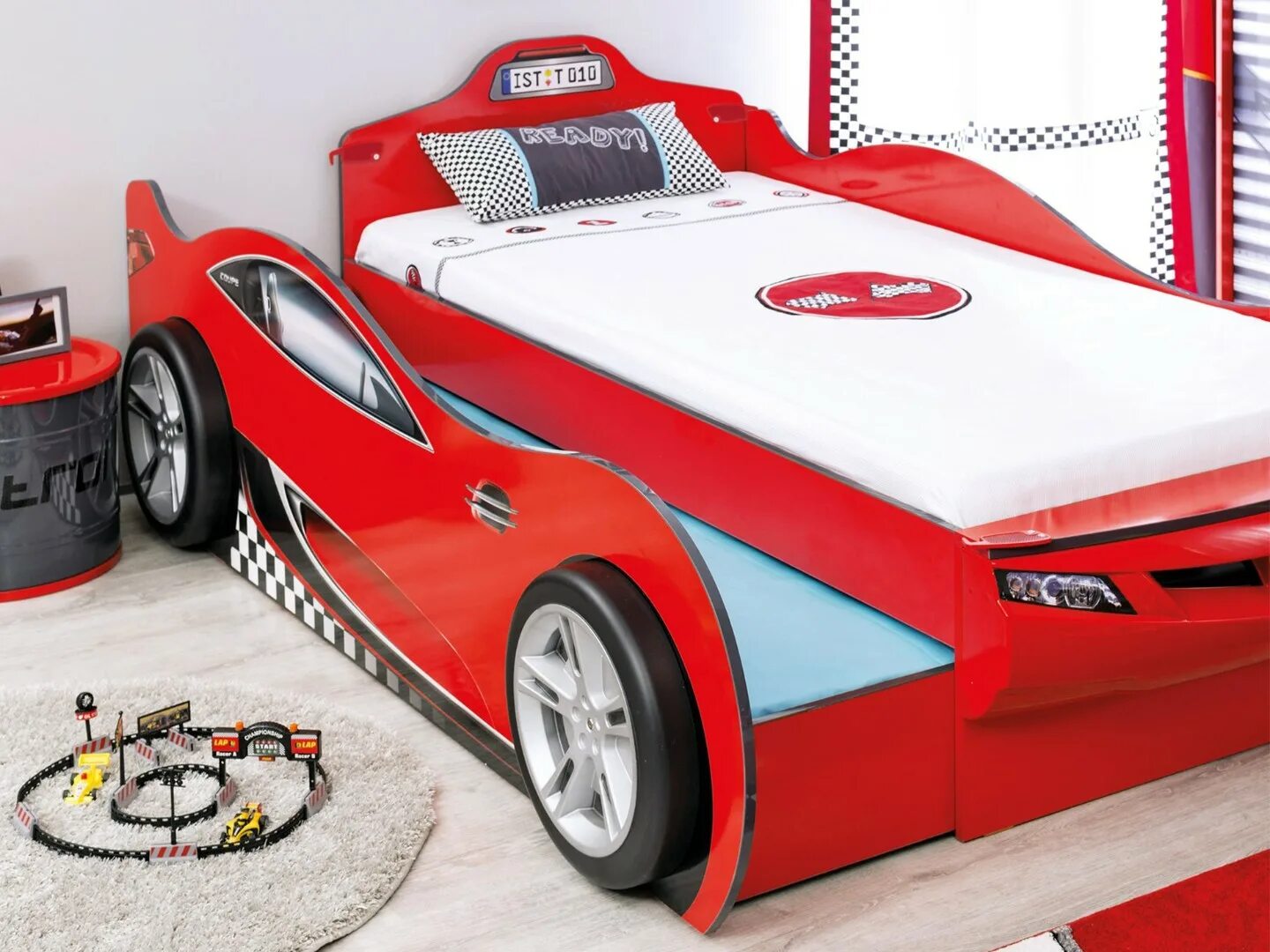 Детская кроватка для мальчика. Кровать машина Cilek Coupe. Кровать машина Cilek красная. Кровать-машина Cilek Biturbo красная. Cilek детская мебель гоночная машина.