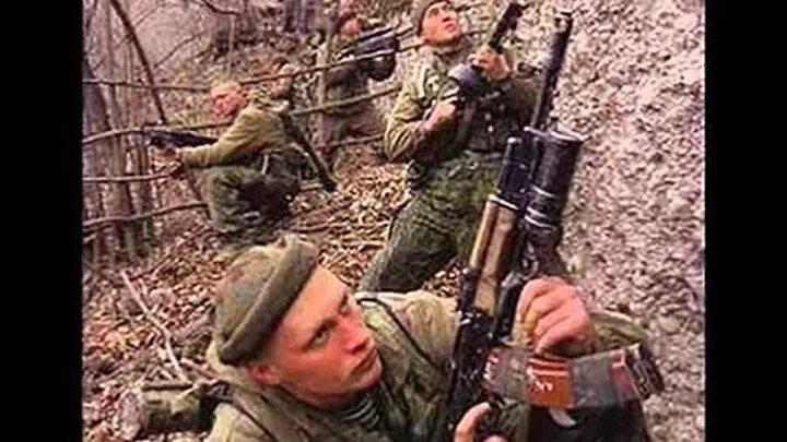 Памяти 6 роты слушать. 6 рота псковских десантников песня. Памяти 6 роты слушать. Текст песни 6 рота. Разорвало тишину в феврале далеком.