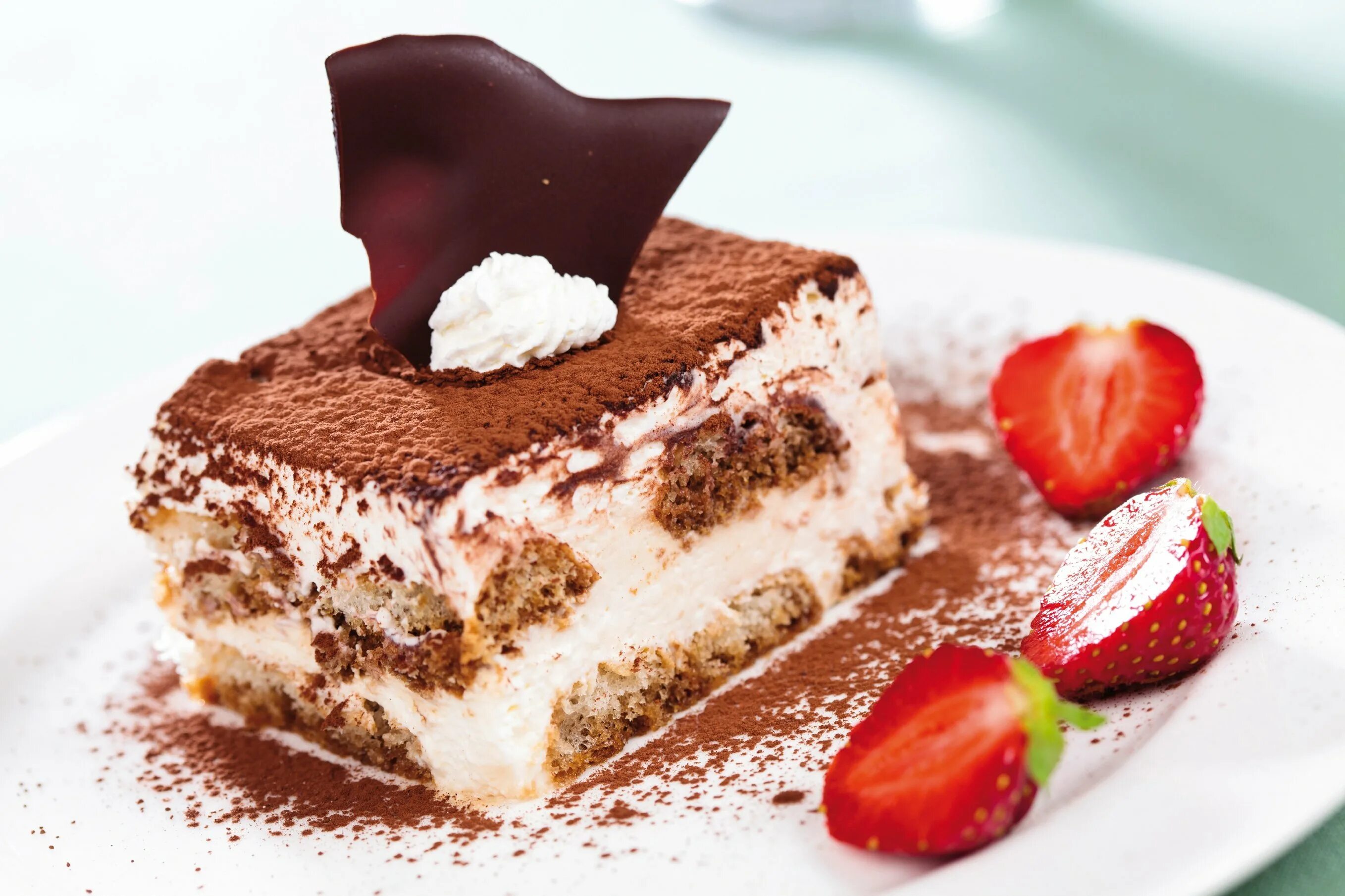 5 самых вкусных. Запеканка с помидорами и сыром. Тирамису клубничный чизкейк. Самые вкусные торты на заказ. Птифур моэлье.