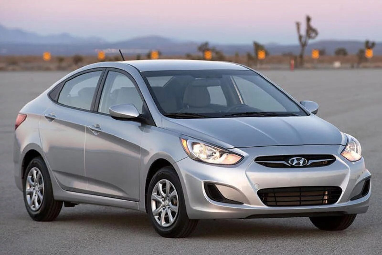 Hyundai Accent 2012. Hyundai Accent 4 поколение. Hyundai Accent Blue. Hyundai Accent 20.