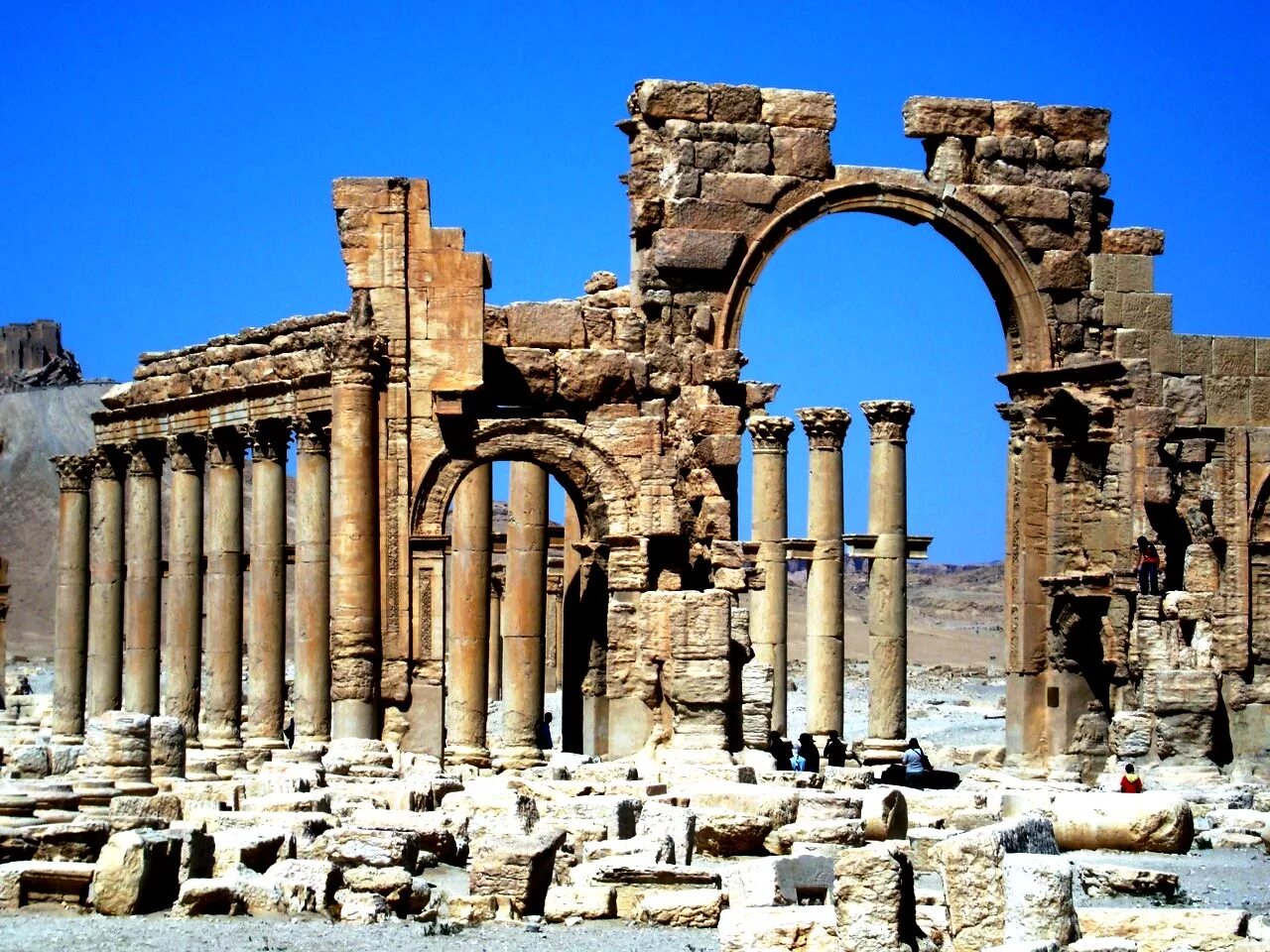 Храмовый комплекс в баальбеке ливан. Древний город босра. Города древности названия. Лептис-магна ливия. Города древности названия.