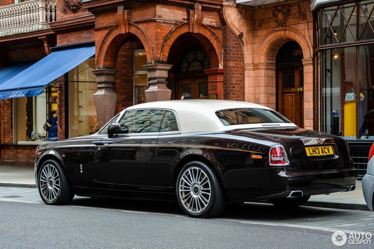 Роллс ройс купе. Роллс Ройс Фантом купе. Rolls Royce Phantom Coupe 2022. Rolls Royce Phantom Coupe 2020. RR Phantom Coupe.