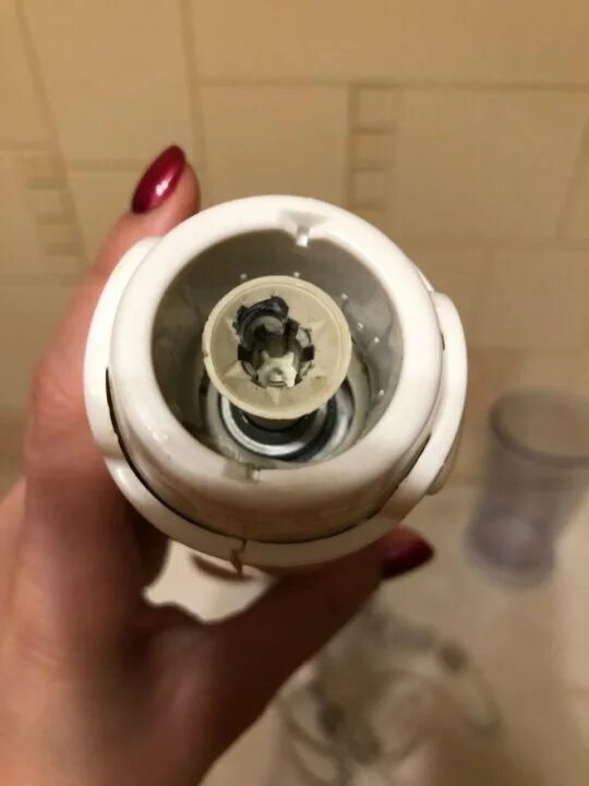 Разобрать блендер браун 450 ватт. Блендер philips 700w. Сломанный блендер. Блендер princess model bl 868 remont svoimi rukami. Насадка на блендер tefal hb713.