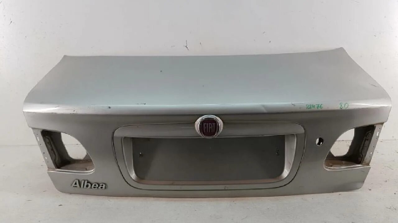 Fiat albea крышка багажника. Крышка багажника фиат альбеа. Задняя крышка багажника фиат альбеа. Фиат альбеа крышка багажника без знака. Крышка багажника фиат альбеа.