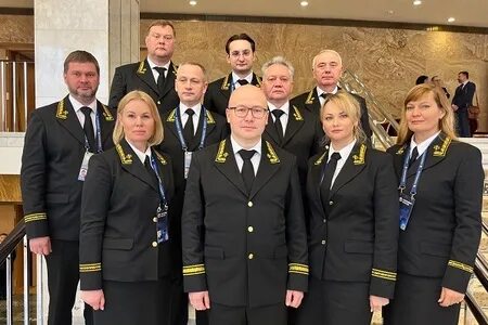 Форма судебного служащего. Всероссийский съезд судей 2025. форма судьи 2025. новая форма судей. парадная форма судьи.
