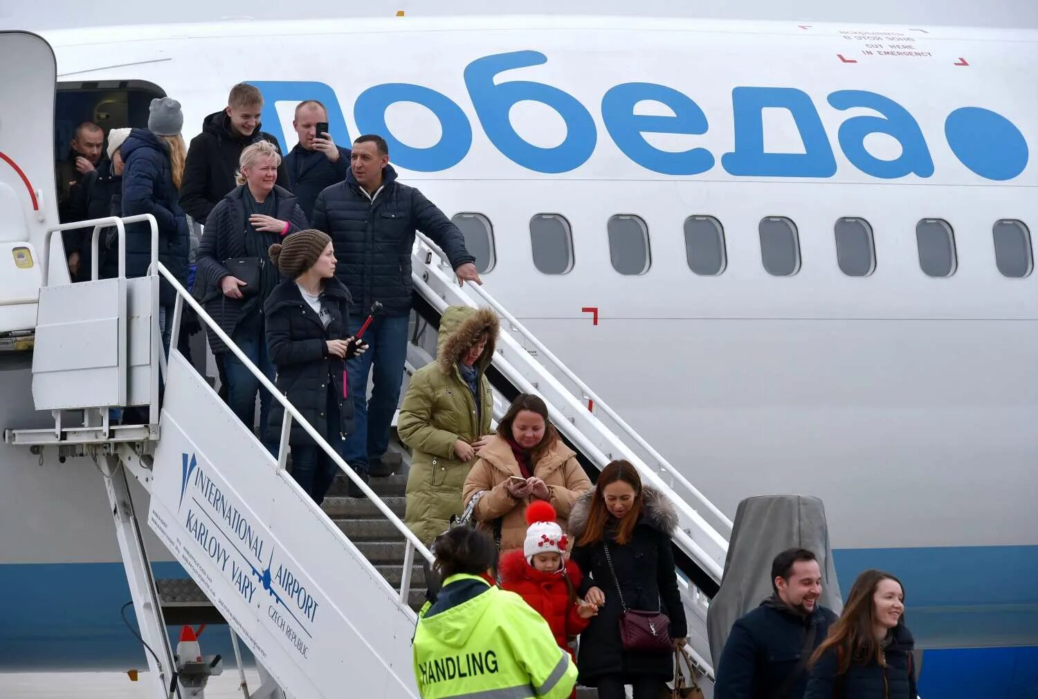 Пассажиры победы. Победа авиакомпания. авиакомпания победа пассажиры. самолеты компании победа. пассажирский самолет победа.