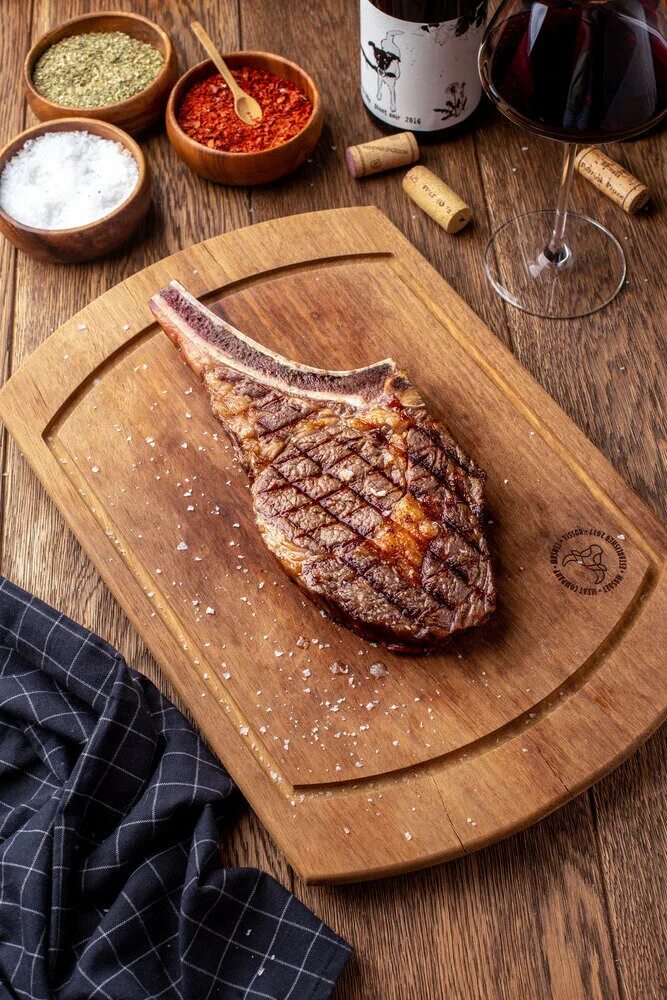 Ресторан meat coin. Даллас Steak. Стейк. Сочный стейк. Мясной ресторан.