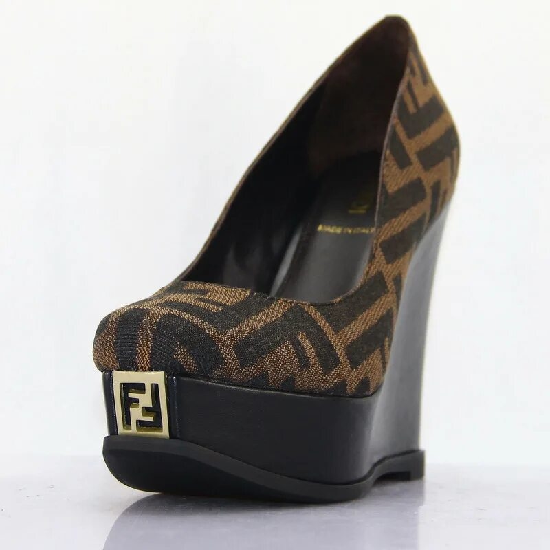 Туфли фенди. Туфли fendi. Фенди туфли женские. Туфли фенди. Fendage туфли фенди.