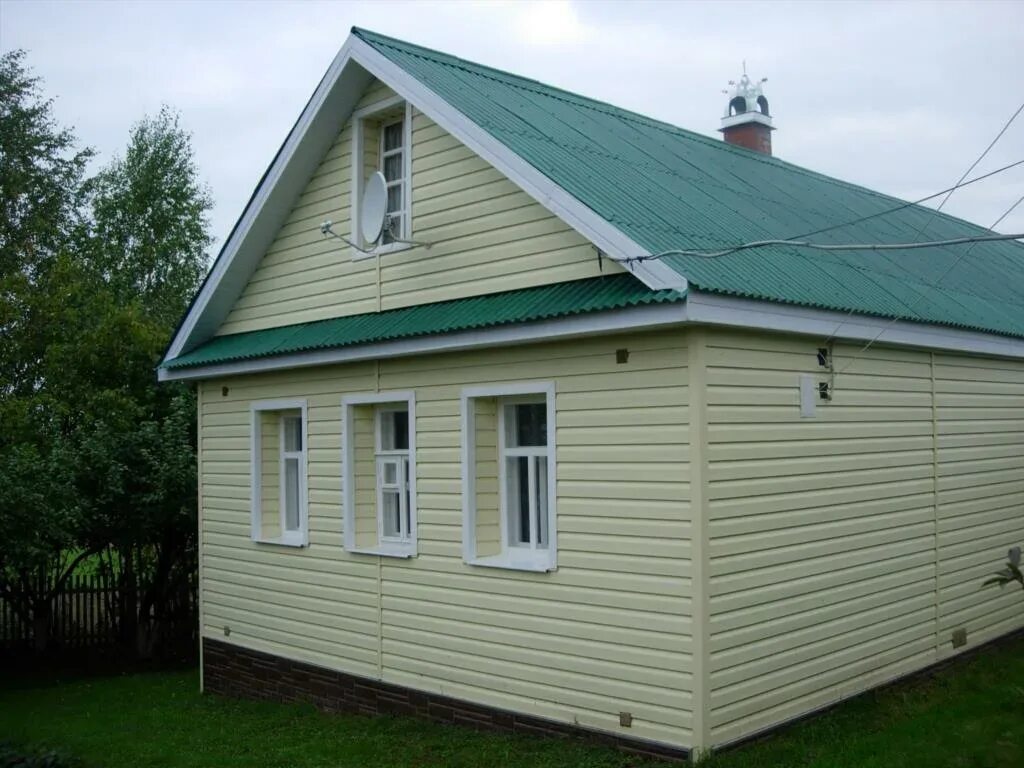 деревенский дом обшитый сайдингом. деревенские обшитые дома. деревенские обшитые дома. дачный домик обшитый сайдингом. деревенский домик обшит сайдингом.