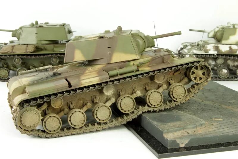 Танк кв 2 камуфляж. Камуфляж танка кв 1. Кв 1 в зимнем камуфляже. Модель танка кв-1. Кв1 зимний камуфляж исторический.