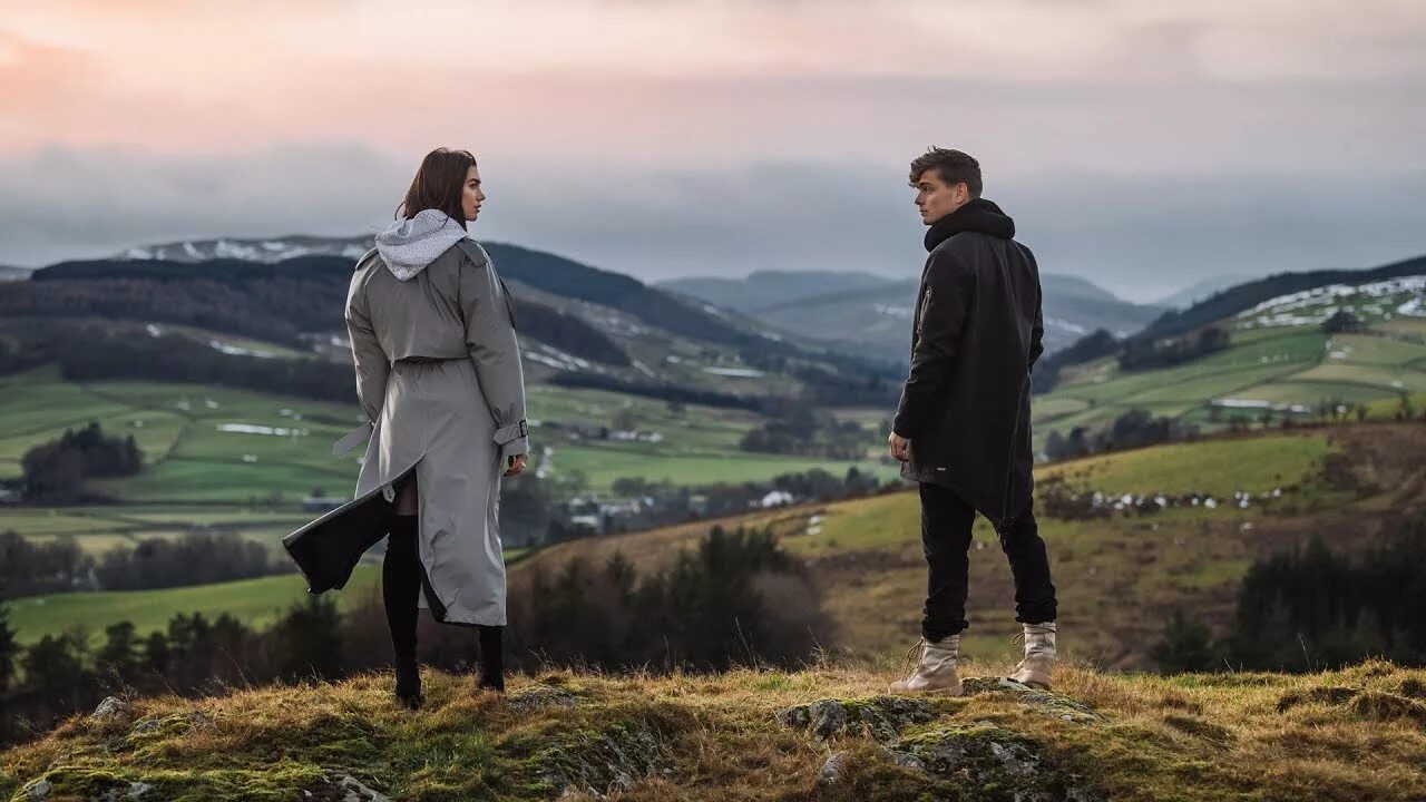 Martin Garrix Dua Lipa. Martin Garrix Dua Lipa scared to be Lonely. It s two to one