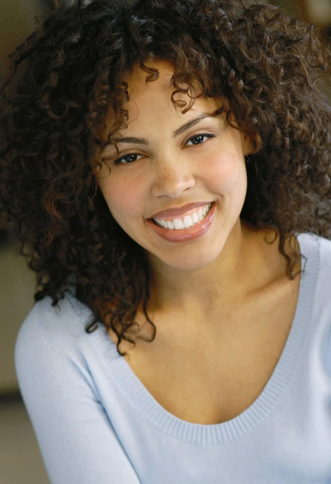 Pull and bear плащ. Амирах адара фото. Amirah vann. Амирах ванн. Amirah vann.