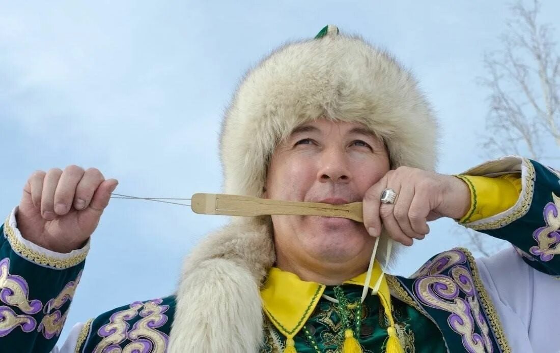 Звук курая башкирская музыка. Кубыз башкирский музыкальный инструмент. миндигафур зайнетдинов. башкирский народный инструмент кубыз. кубыз татарский музыкальный инструмент.